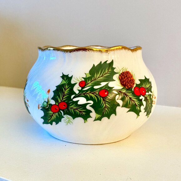 Vintage Queen's Fine Bone China Rosina Yuletide Sugar Bowl - Picture 1 of 6